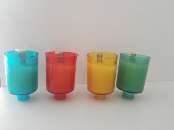 Porta aceite plástico con aceite de oliva solido  colores