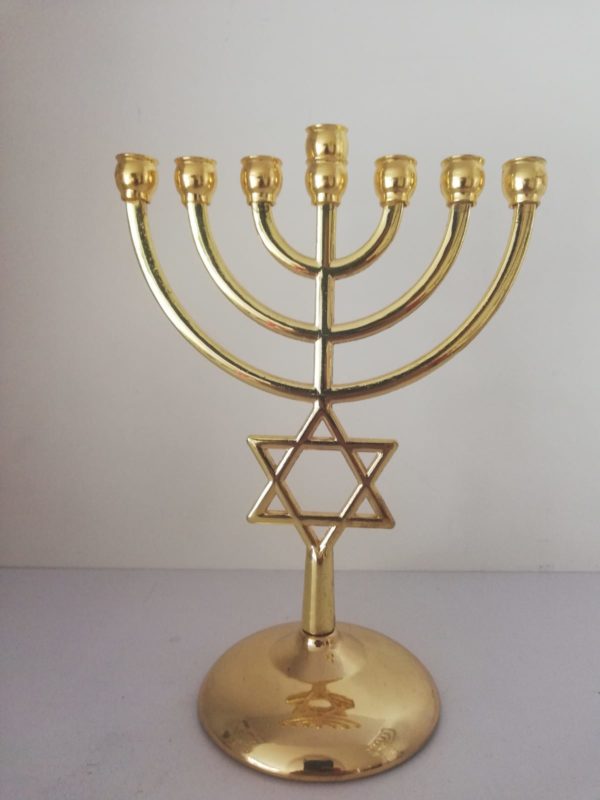 Menoráh metalica Dorada Maguen David