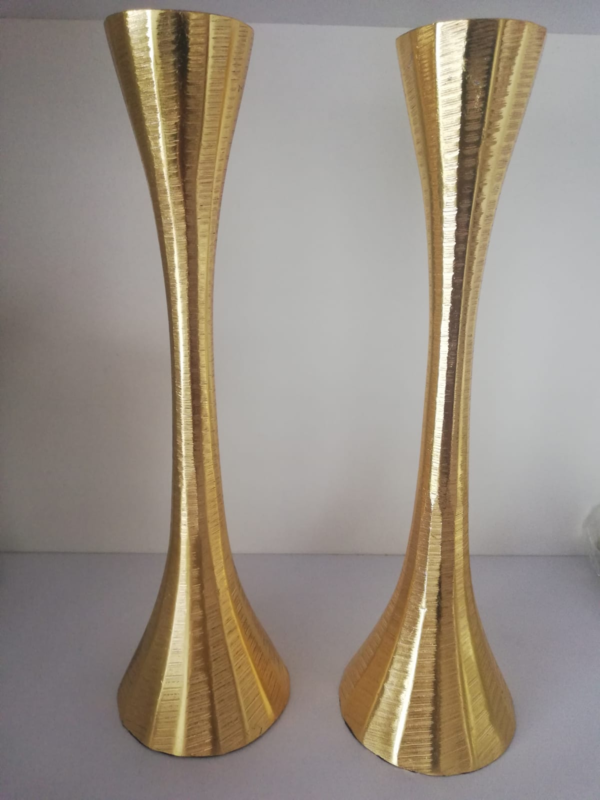 Candelabros en aluminio martillo dorado