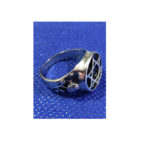 Anillos metal plateado Maguen rosa Maguen fondo negro