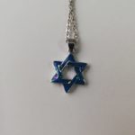 Dije Magüen David azul resinado